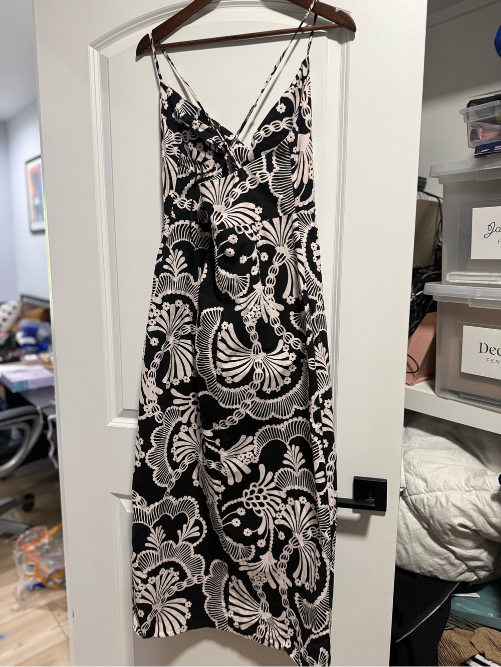 Banana Republic Black & Cream Floral-Pattern Maxi Dress - Picture 4 of 5